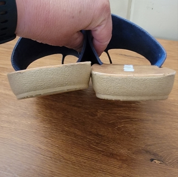 Muk Luks About Face Blue Slip on Toe Wrap Sandals Size 6 - Picture 10 of 16